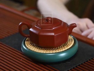 《八方納?！反蠹t袍清全手工老師作品收藏